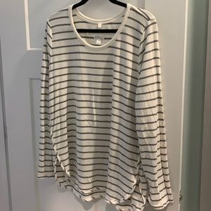 Women’s Pullover Top